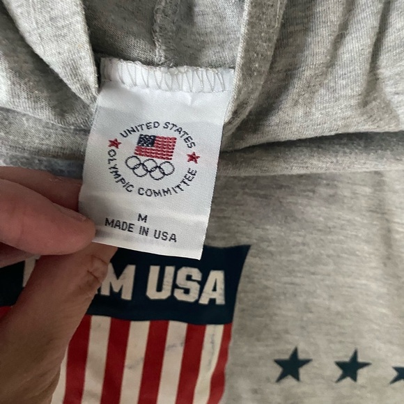 United State Olympic Committee Women’s Size M Long Sleeve Team USA Hooded Shirt - Picture 2 of 3